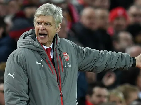 HLV Wenger giải thích lí do để Alexis Sanchez dự bị