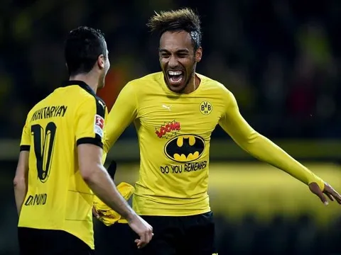 HLV Wenger hé lộ kế hoạch kết hợp Ozil và Mkhitaryan