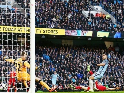 Hòa kịch tính Man City, Liverpool bị Man Utd phả hơi nóng vào gáy