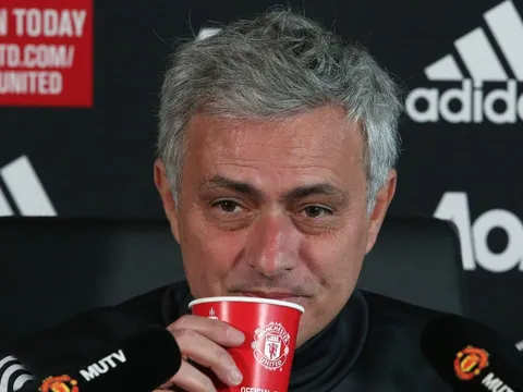 Họp báo trước trận gặp Liverpool, Mourinho nói gì?