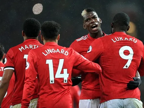 Hưng phấn sau chuyến nghỉ dưỡng, Man United vùi dập Stoke City
