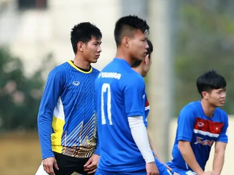 HLV Hữu Thắng sốc vì thủ môn “đau vai mãn tính”