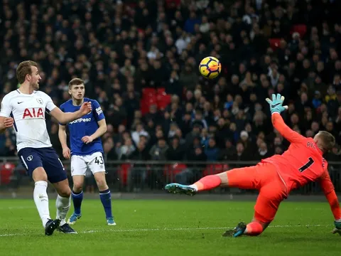Hủy diệt Everton, Tottenham thổi lửa cho top 4