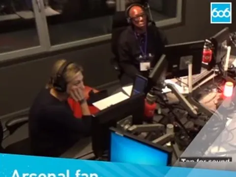 Huyền thoại Ian Wright lặng người khi nghe tâm sự của fan Arsenal