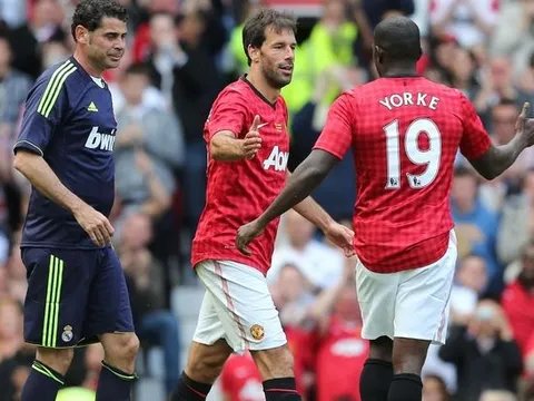 Huyền thoại Man Utd 1-2 huyền thoại Real Madrid