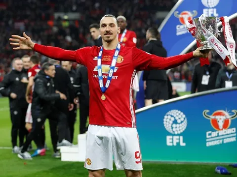 Ibra lập siêu phẩm, Sir Alex ăn mừng như trẻ con