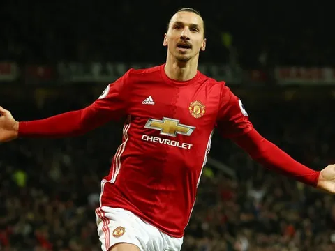 Ibrahimovic lại tỏa sáng, Mourinho hối Man Utd gia hạn hợp đồng