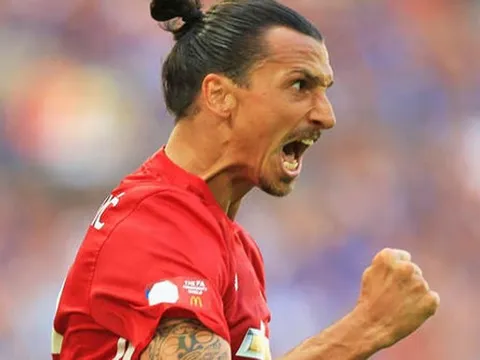 Ibrahimovic 'muối mặt' khi bị công bố điểm chơi bowling