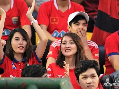 Ngắm fan nữ cực xinh cháy hết mình trên sân Gò Đậu