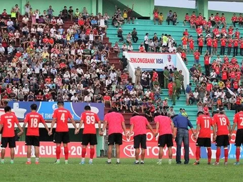 Sau "trò hề" trên sân Thống Nhất, Long An cúi đầu xin lỗi người hâm mộ
