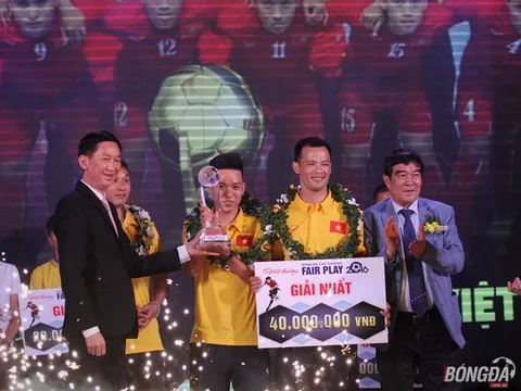 Tuyển futsal Việt Nam nhận giải Fair play 2016