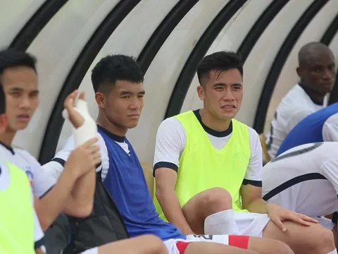 Cất hai tuyển thủ U23 Việt Nam, SHB Đà Nẵng "cưa điểm" cùng đội bóng của Công Vinh