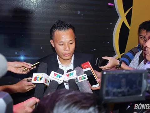 Lương "dị" nói gì sau khi nhận Quả bóng vàng Việt Nam 2016?