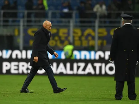 Inter lại không thắng, Spalletti chỉ còn biết cúi đầu than trách