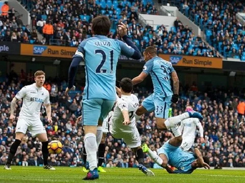 Jesus lập cú đúp, Man City đánh chiếm top 3