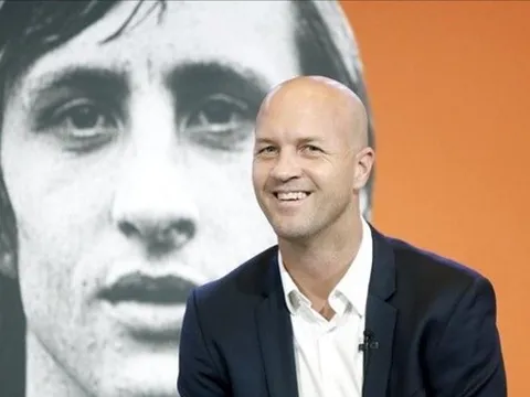 "Johan Cruyff giúp Barca ngược dòng PSG"