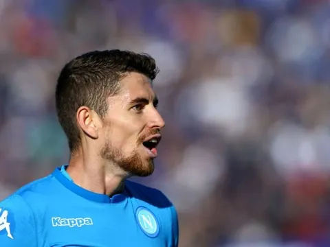 Jorginho từ chối Man Utd chỉ vì lí do... thời tiết