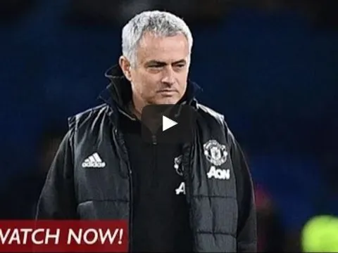 Jose Mourinho đã làm gì trong trận đấu với Chelsea?