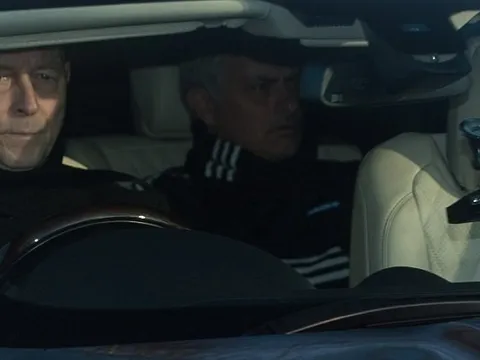 Jose Mourinho và Paul Pogba đầy tâm trạng hậu đại chiến
