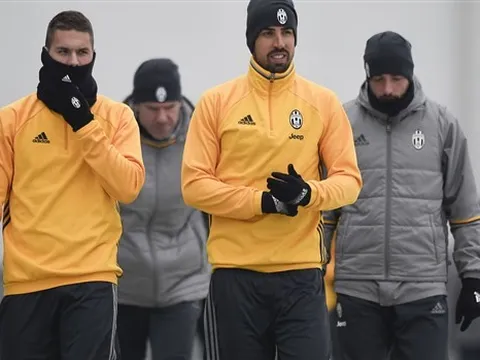 Juventus co ro luyện tập giữa ngày Đông tại Turin