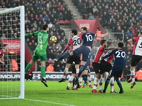 Kane nổ súng, Tottenham vẫn không thể đánh sập pháo đài St Mary's