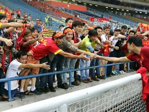 Khi CĐV sáng giá hơn cả cầu thủ