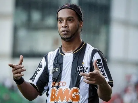 Khi Ronaldinho đối đấu với Neymar lần đầu tiên