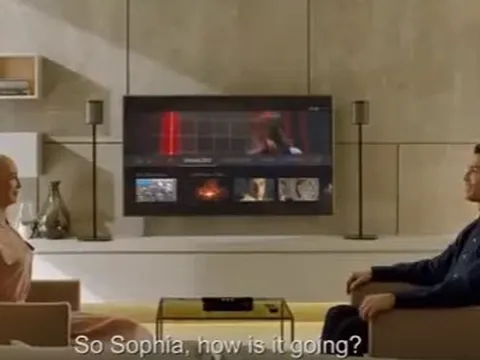 Khi Ronaldo được phỏng vấn bởi nàng robot - Sophia