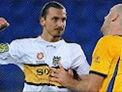 Khi trọng tài và cầu thủ không muốn nói chuyện quanh trái bóng