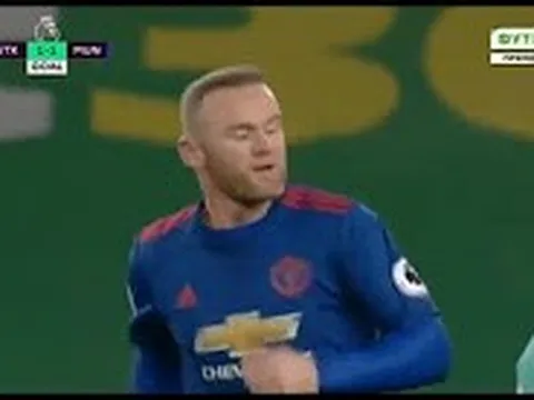 Khoảnh khắc Wayne Rooney đi vào lịch sử Man Utd
