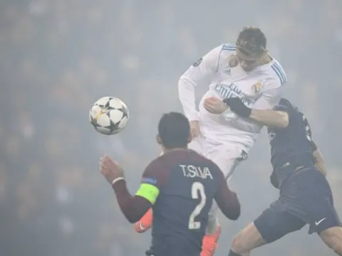 Khói lửa mù mịt ngày 'mộng bá vương' của PSG tan vỡ