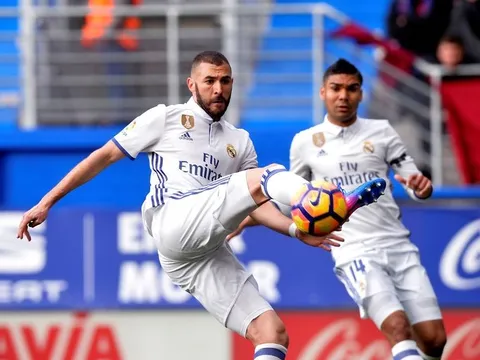 Không Bale và Ronaldo, Benzema một tay đưa Kền kền vượt qua khủng hoảng