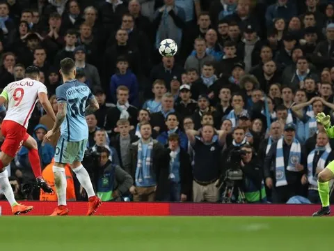 Không cải thiện hàng thủ, Man City đừng mơ vô địch Champions League
