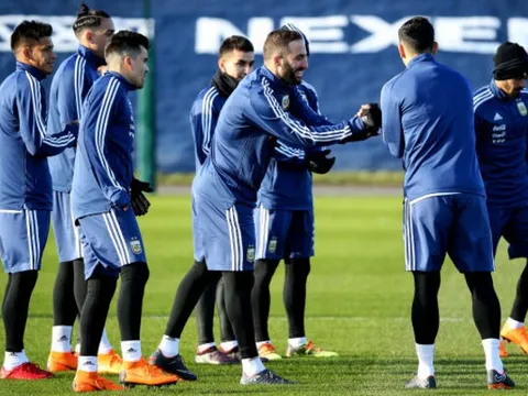 Buffon trở lại tuyển Ý vì Astori