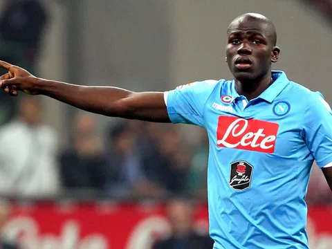 Koulibaly đập tan mong ước của Chelsea