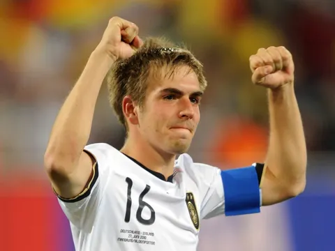 Lahm, Iniesta và những danh thủ nói KHÔNG với thẻ đỏ