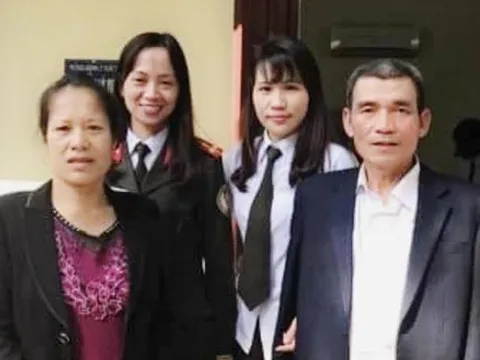 Làm gấp hộ chiếu, bố mẹ Bùi Tiến Dũng sang Trung Quốc cổ vũ con