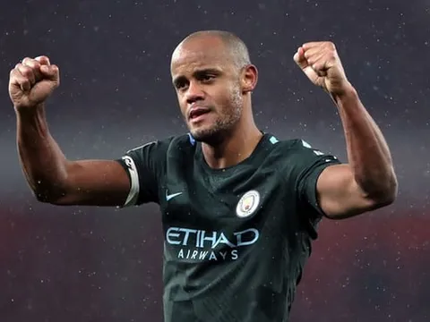 Lần gần nhất Man City chơi tệ, Kompany chẳng nhớ nổi!