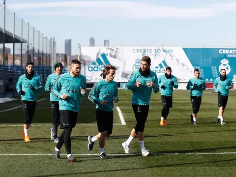 Lập hattrick, Ronaldo cùng đồng đội ủ mưu diệt gọn PSG
