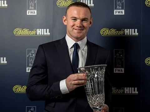 Lập kỷ lục, Rooney được vinh danh