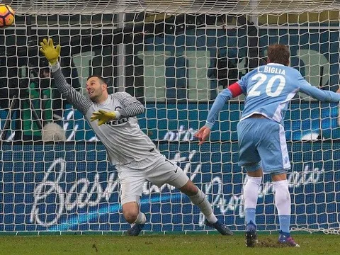 Lazio xuất thần, Inter bị ngắt mạch bất bại
