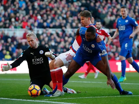 Ranieri bế tắc, Leicester chia điểm với Middlesbrough ngày đầu năm