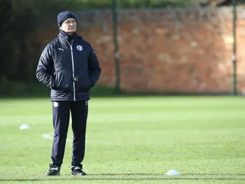 Leicester sắp rơi vào vùng nguy hiểm, Ranieri thất thần trên sân tập