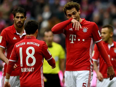 Lewandowski 'nổ súng', Bayern vẫn bị Schalke cầm hòa ngay tại Allianz Arena