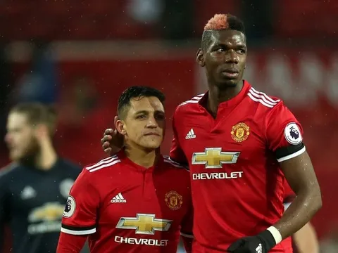 Lí do nào khiến Pogba nhường Sanchez đá penalty?