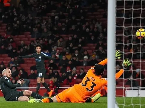 Lịch sử lặp lại, Arsenal thua trắng ba bàn trước Man City
