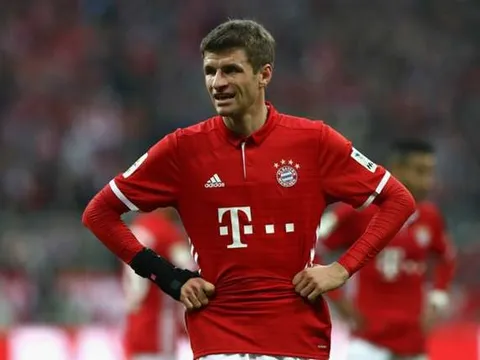 Liên tục dự bị, Thomas Muller 'nổi đóa'
