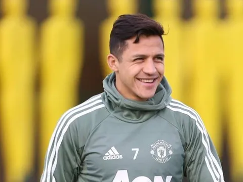 Lingard khiến Sanchez cười nắc nẻ trước đại chiến Tottenham