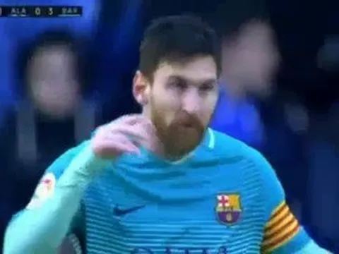 Lionel Messi bị sao PSG xỏ háng