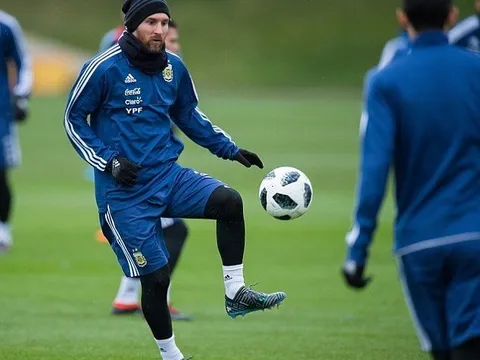 Lionel Messi nở mũi khi nghe Sampaoli tâng bốc
